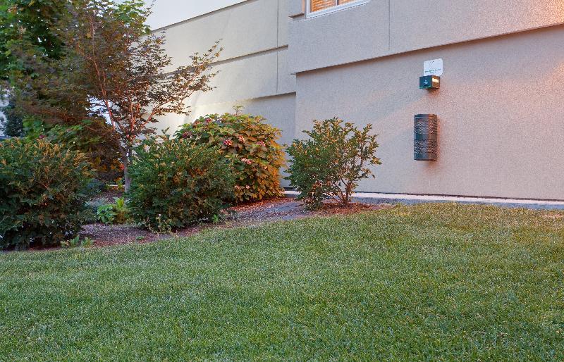 Candlewood Suites-West Springfield, An Ihg Hotel Exterior photo