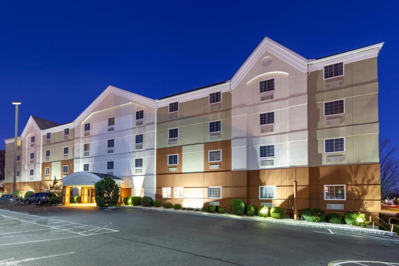 Candlewood Suites-West Springfield, An Ihg Hotel Exterior photo