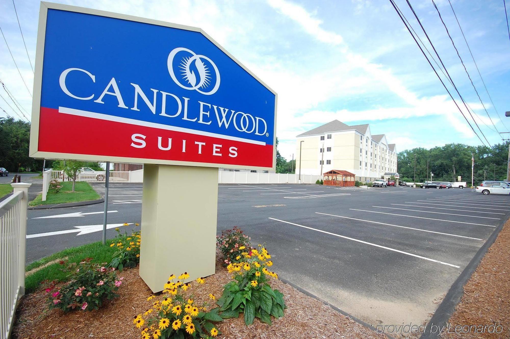 Candlewood Suites-West Springfield, An Ihg Hotel Exterior photo